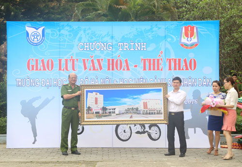 EV88 - Link Đăng Ký, Đăng Nhập EV88.Com Chính thức và Đại học Thủ đô Hà Nội tổ chức giao lưu văn hóa - thể thao